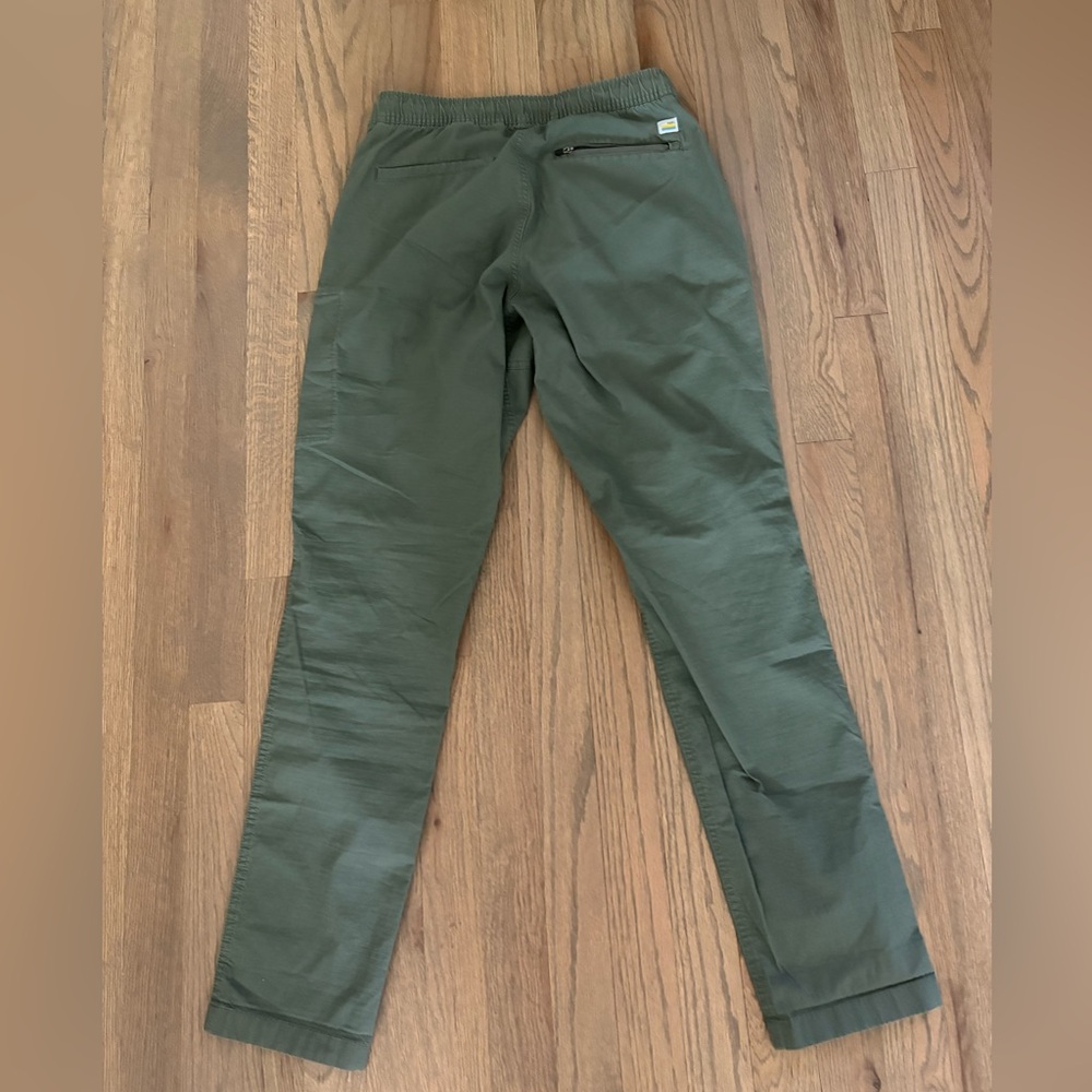 Vuori Green Ripstop Cropped Pants - Picture 5 of 8